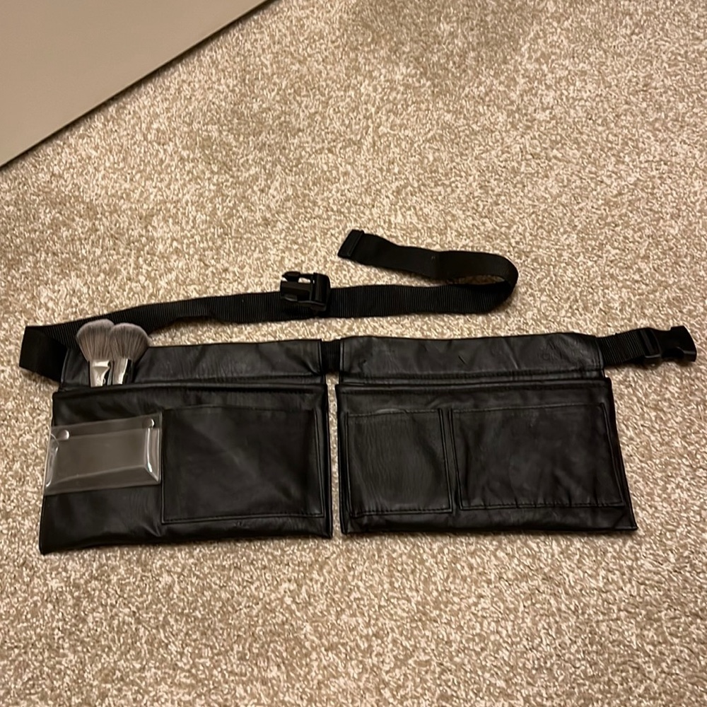 MAKEUP FOREVER Makeup artist brush belt